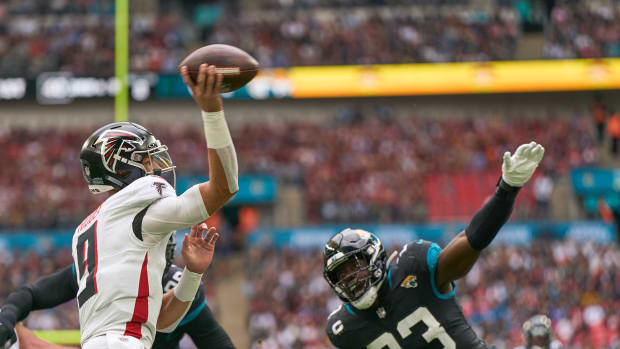 Oct 1, 2023; London, United Kingdom; Atlanta Falcons quarterback Desmond Ridder (9) releases the ball during the first half of an NFL International Series game at Wembley Stadium. Mandatory Credit: Peter van den Berg-USA TODAY Sports